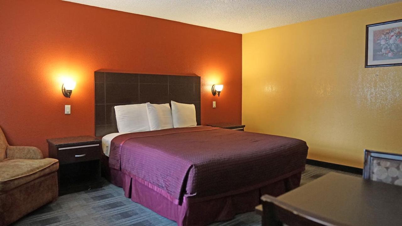 Travel Plaza Inn Compton Exterior foto
