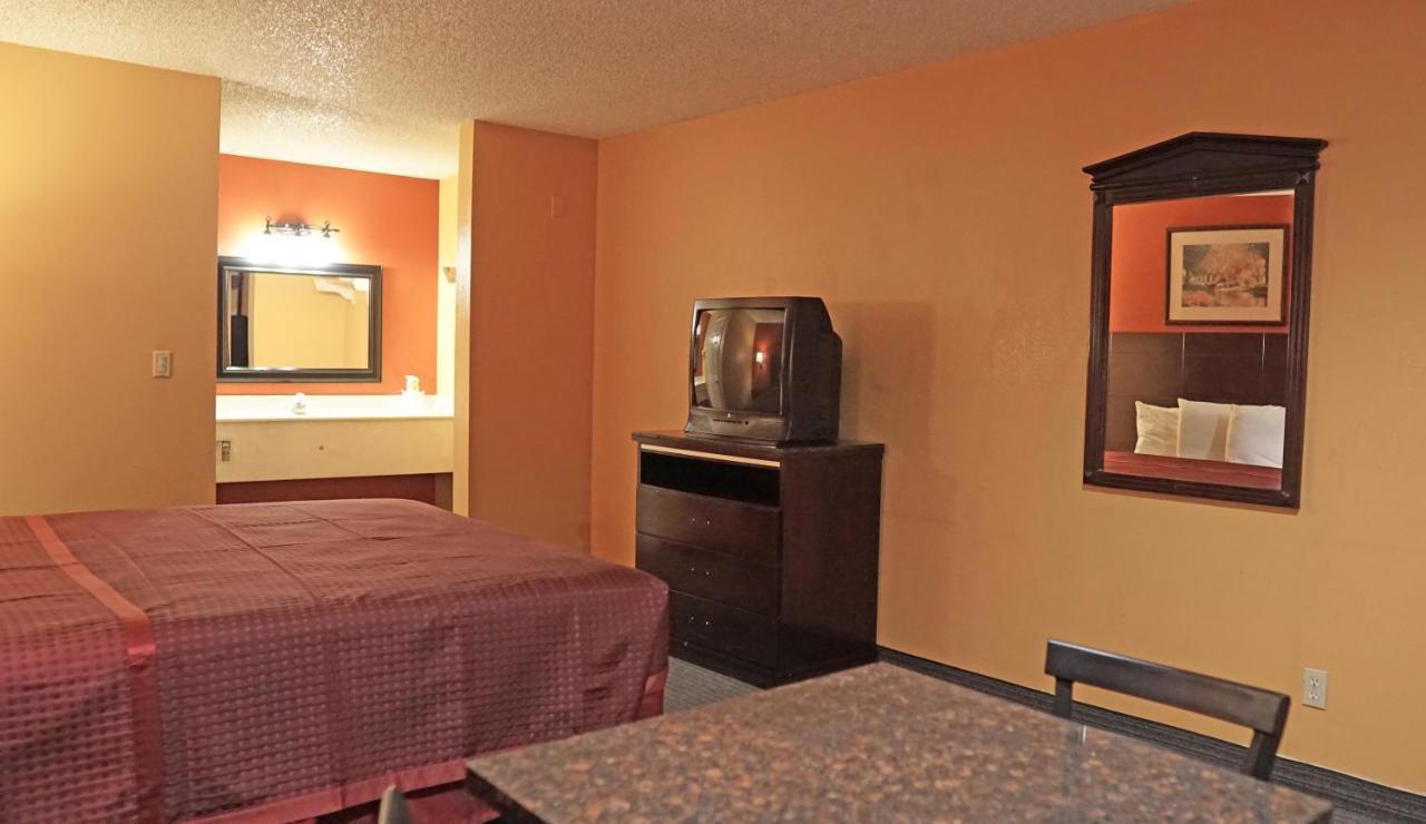 Travel Plaza Inn Compton Exterior foto