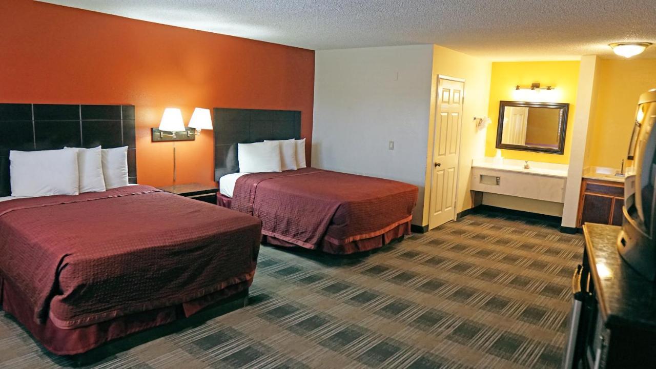 Travel Plaza Inn Compton Exterior foto
