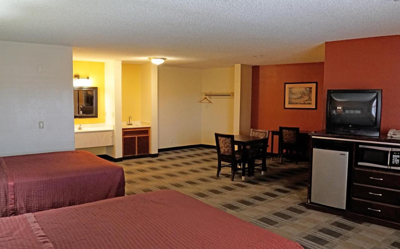 Travel Plaza Inn Compton Exterior foto