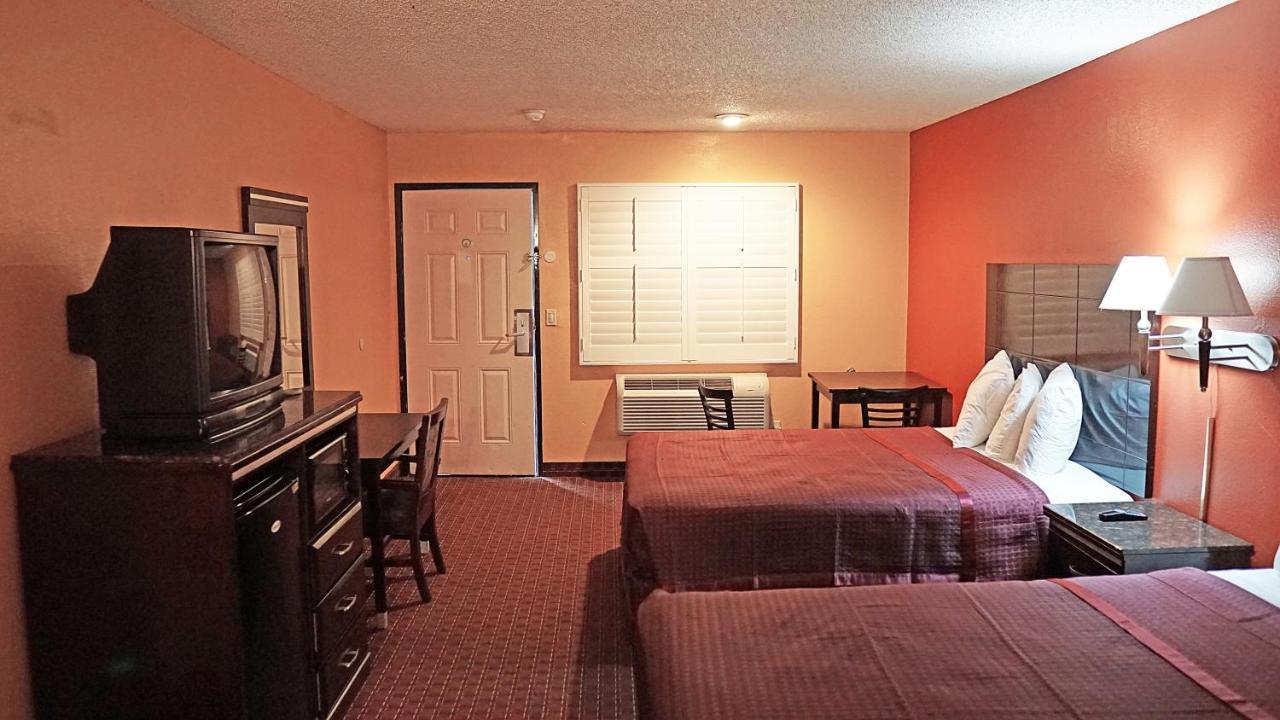Travel Plaza Inn Compton Exterior foto
