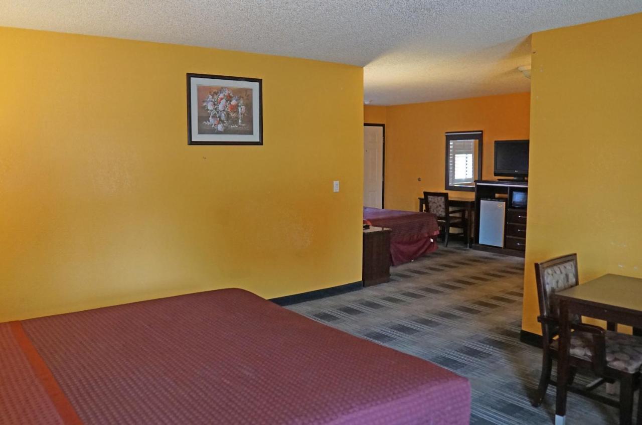 Travel Plaza Inn Compton Exterior foto